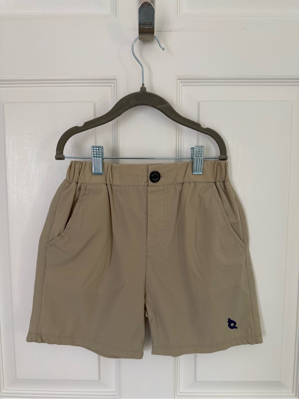 Blue Quail khaki size 8 shorts